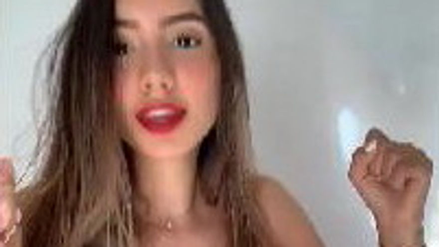 Celine 22 Ans
